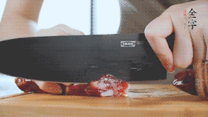 食材統統切成片，待用。