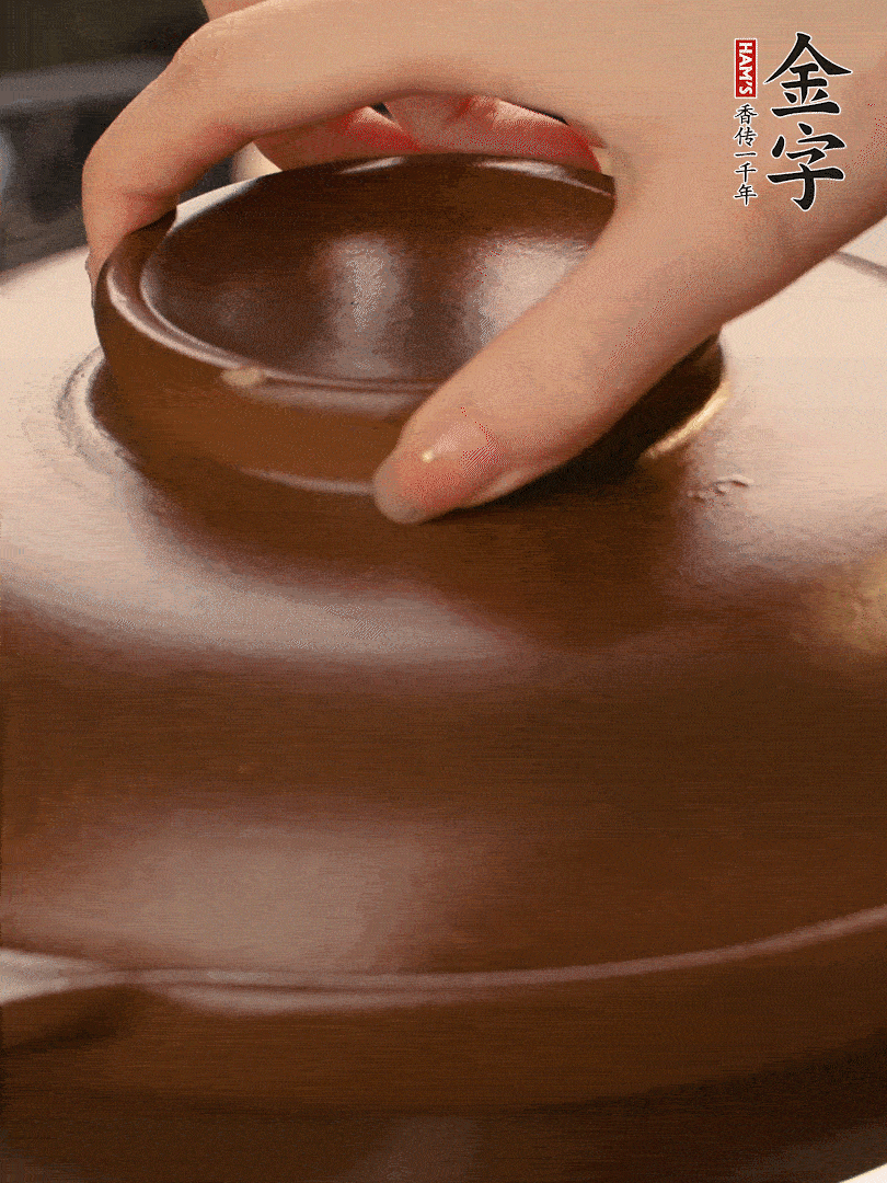 再下日本豆腐煮3分鐘。